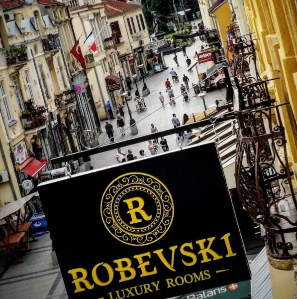 Отель Robevski Luxury Rooms
