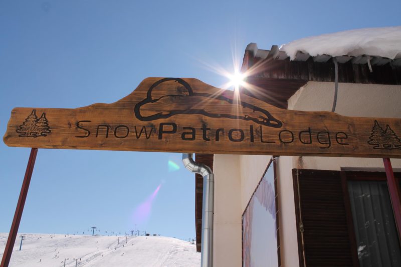 Отель Snow Patrol Lodge